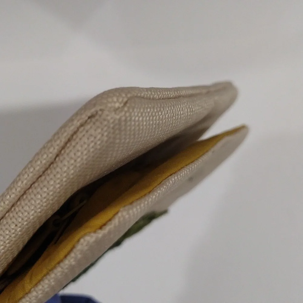 Shilla Women's Cream, Green & Yellow Zipper Coin Case Pouch - NWT - 5 x 3.75-in